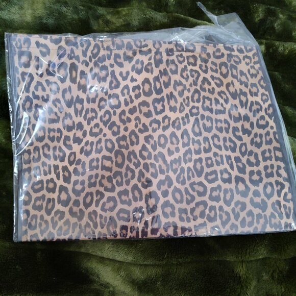 Chico's tan & black leopard print 15X20 tote bag - NWT - Picture 2 of 6